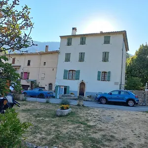 https://maison-de-caractere.fr-provencehotel.com