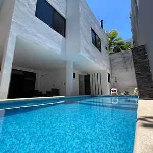 https://habitacion-con-bano-privado-y-vista-al-patio.quintano-roohotels.com