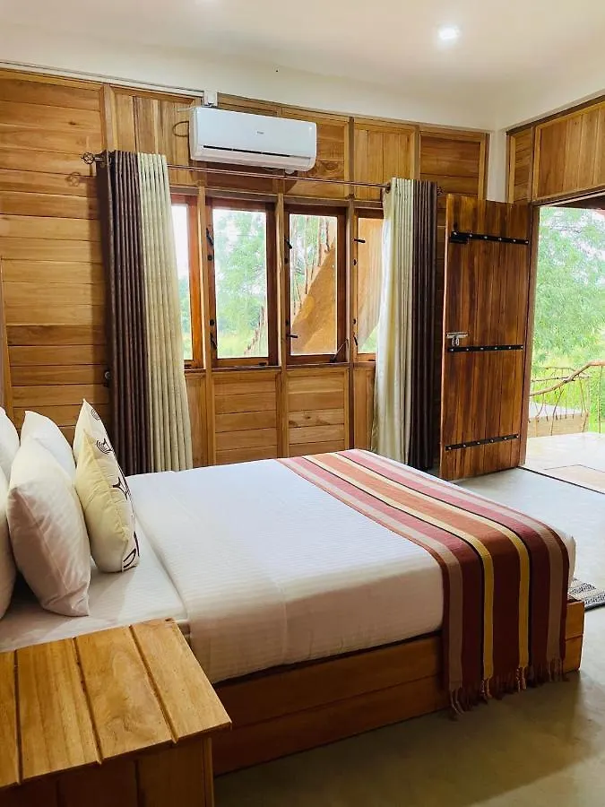 Lodge Rock Shade Chalet- Sigiriya